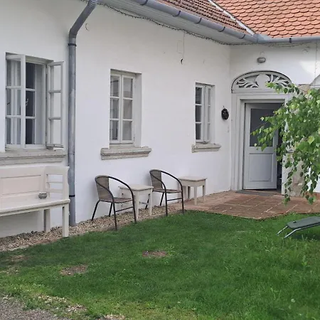 Appartement Plitzner Belvarosi Apartmanhaz Eger