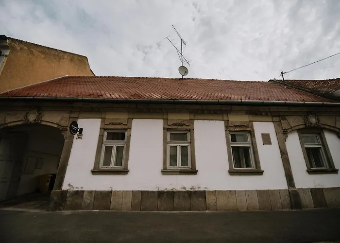 Plitzner Belvarosi Apartmanhaz Eger