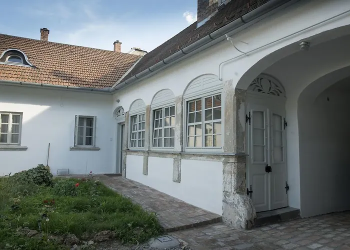 Plitzner Belvarosi Apartmanhaz Eger