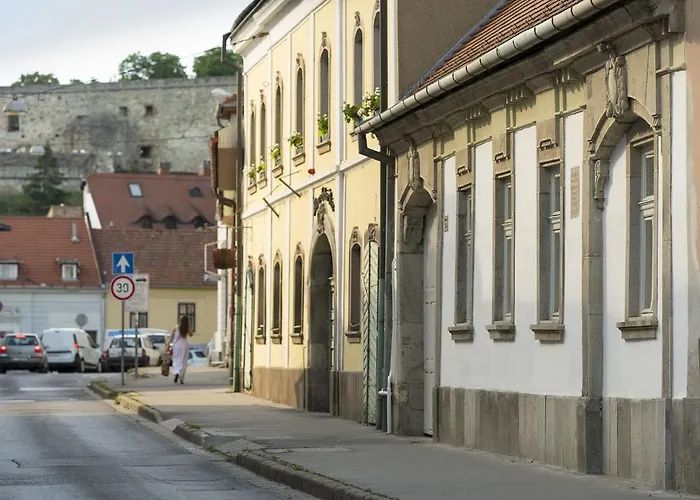 Appartement Plitzner Belvarosi Apartmanhaz Eger